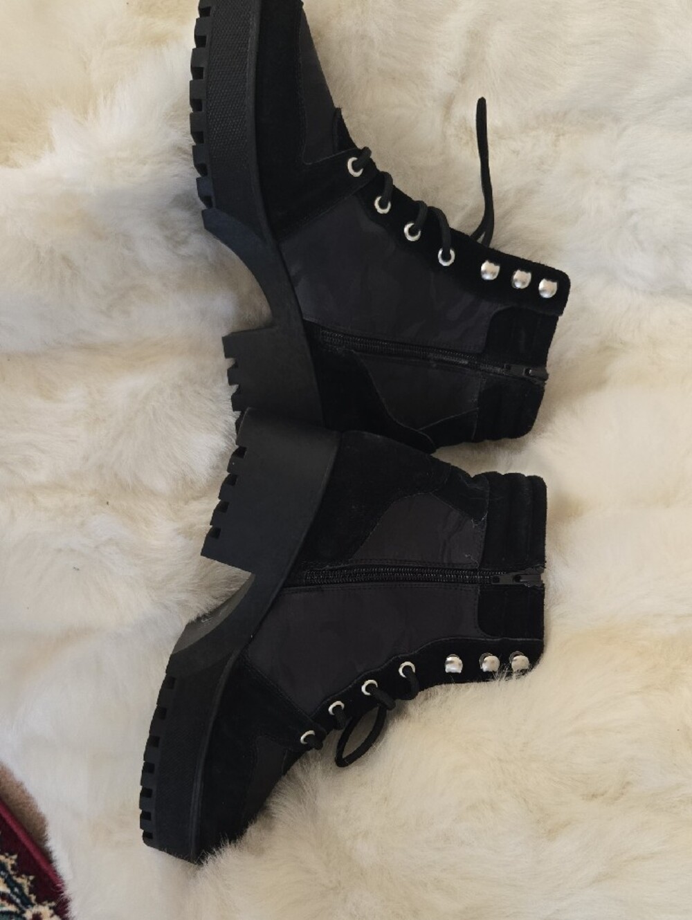 Steve Madden
​Model: Riland Platform Combat Boot - Picture 2 of 5